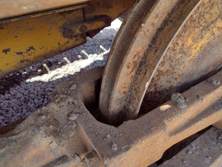 john-deere-350-image-24