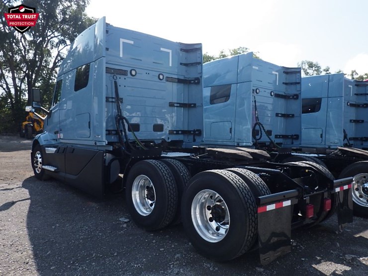 2026-volvo-vnl840-image-13