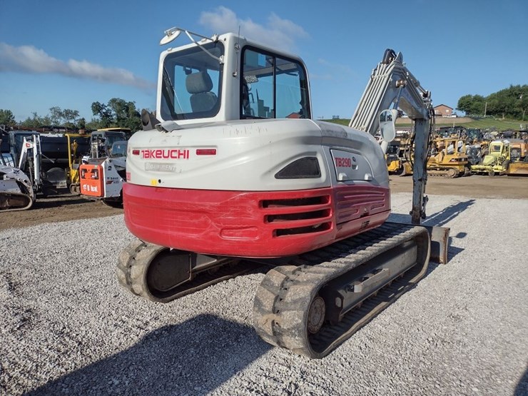 takeuchi-tb290-image-41