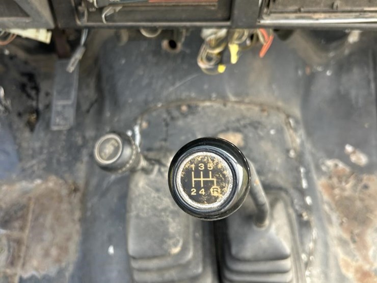 1993-jeep-wrangler-image-12