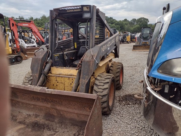 new-holland-lx885-image-27