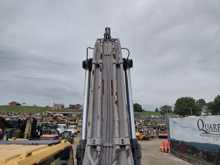 2007-deere-270d-lc-image-42