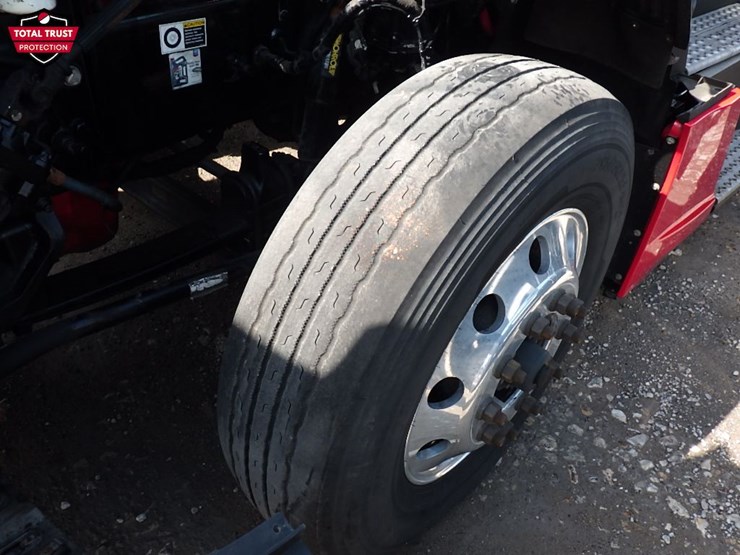 2025-kenworth-t680-image-33