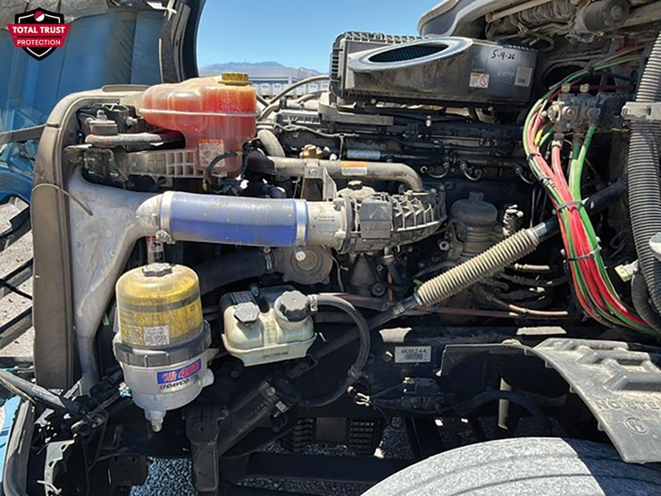 2021-freightliner-cascadia-126-image-5