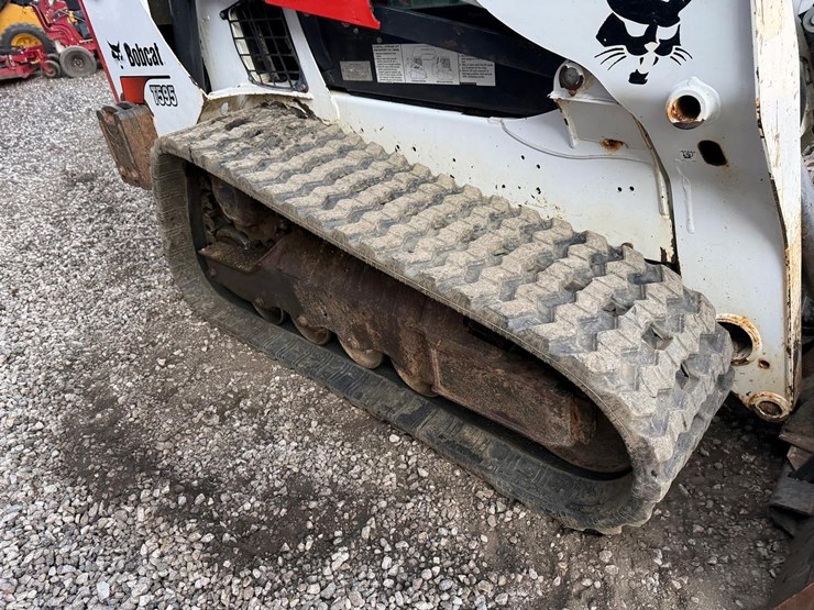 2020-bobcat-t595-image-12
