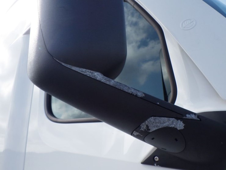 2021-freightliner-cascadia-126-image-6