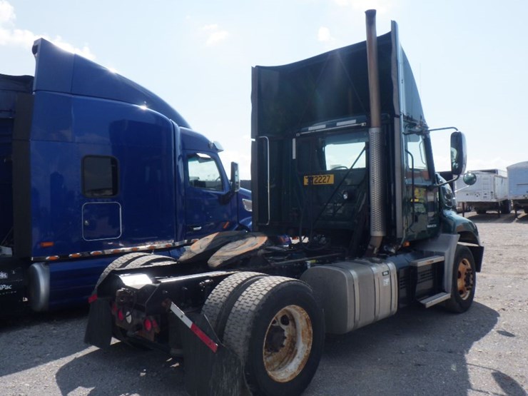 2018-mack-ch612-image-5