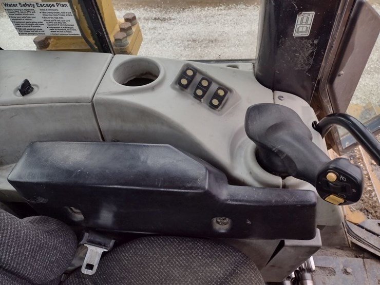 caterpillar-d6n-image-9