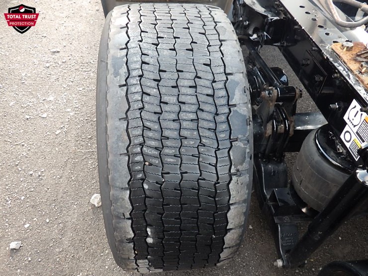 2024-kenworth-t680-image-16