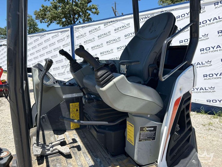 2021-bobcat-e26-image-10
