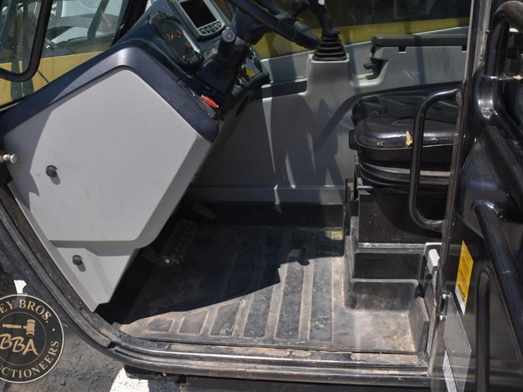 2018-caterpillar-tl1255d-image-38