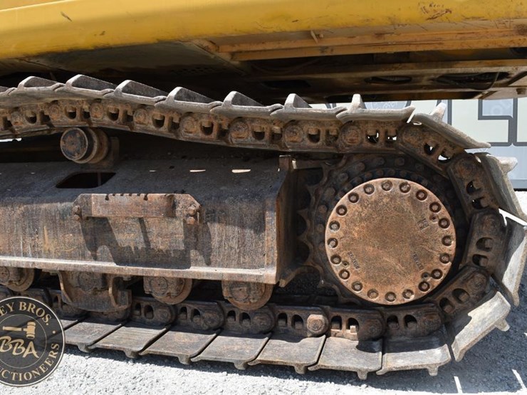 2016-deere-350g-lc-image-37