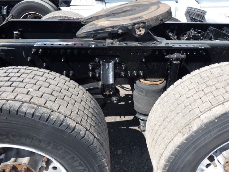 2019-volvo-vnr300-image-6