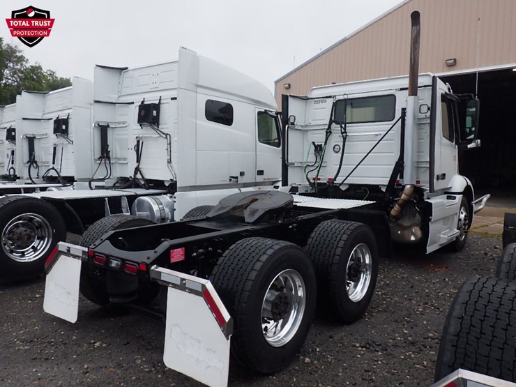 2024-volvo-vnr300-image-8