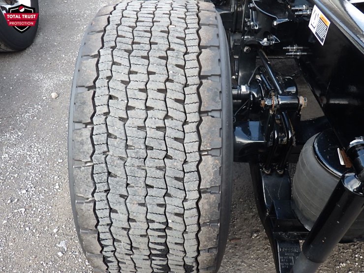 2024-kenworth-t680-image-14
