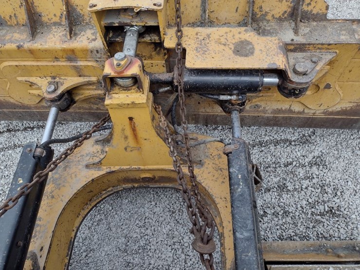 caterpillar-d6n-image-25