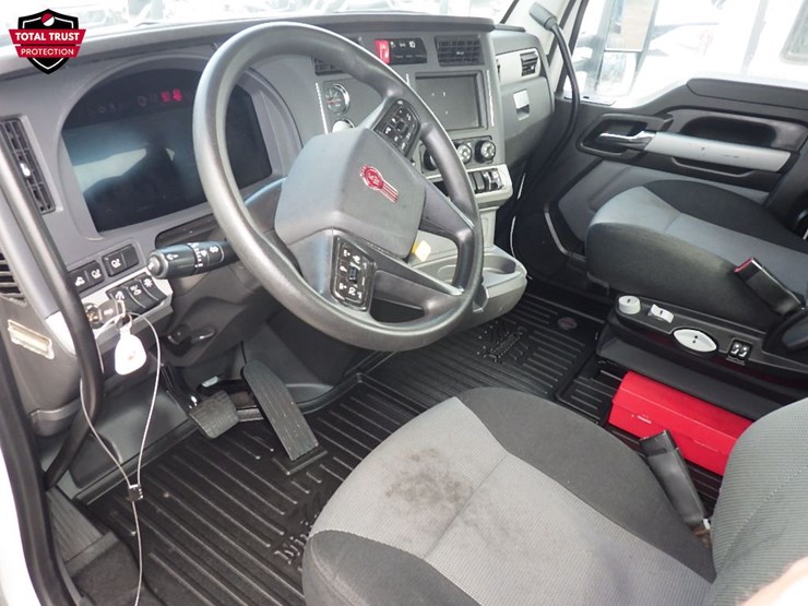 2024-kenworth-t680-image-17