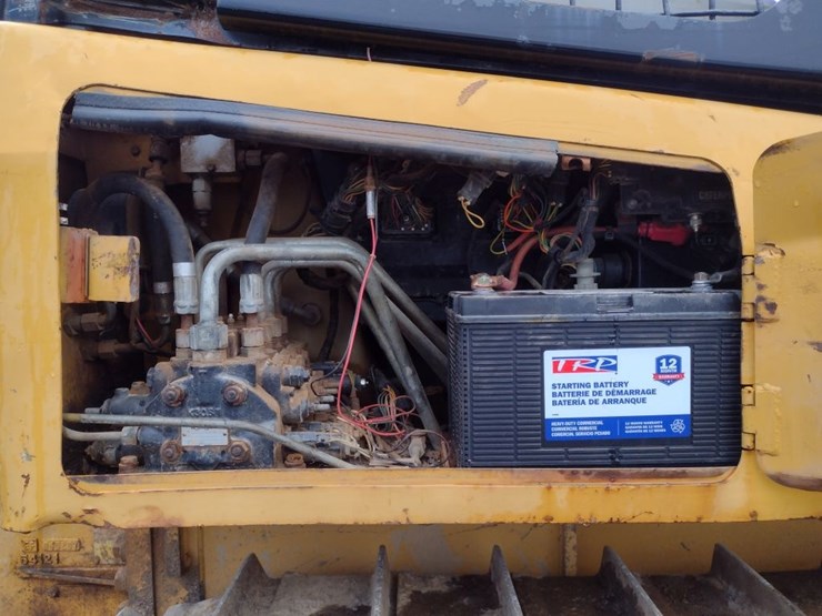caterpillar-d5k-xl-image-32