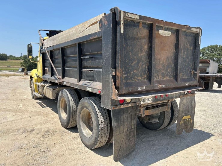 2007-freightliner-columbia-120-image-4