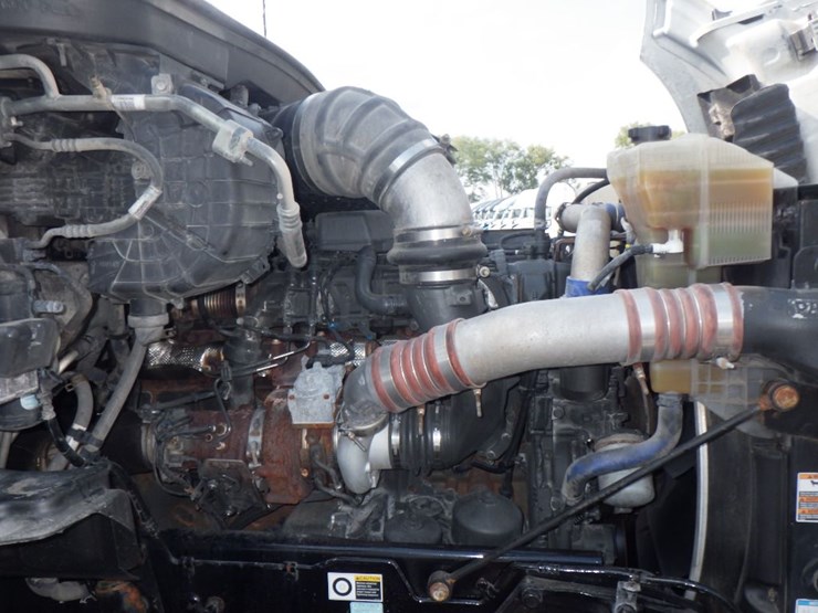 2021-kenworth-t680-image-26