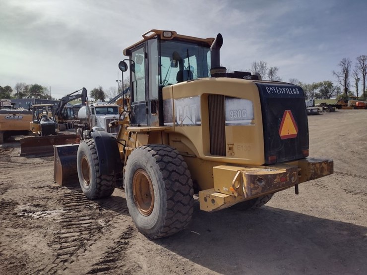 caterpillar-930g-image-21
