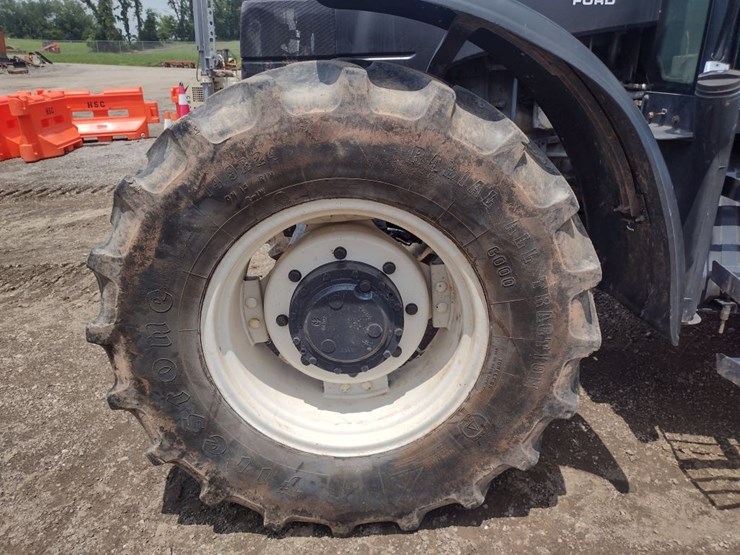 new-holland-ts100-image-17
