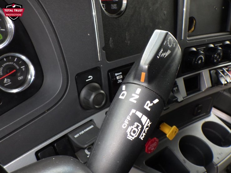 2020-kenworth-t680-image-18