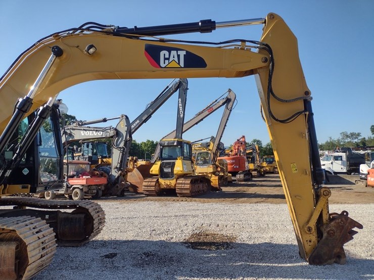 caterpillar-318e-image-23