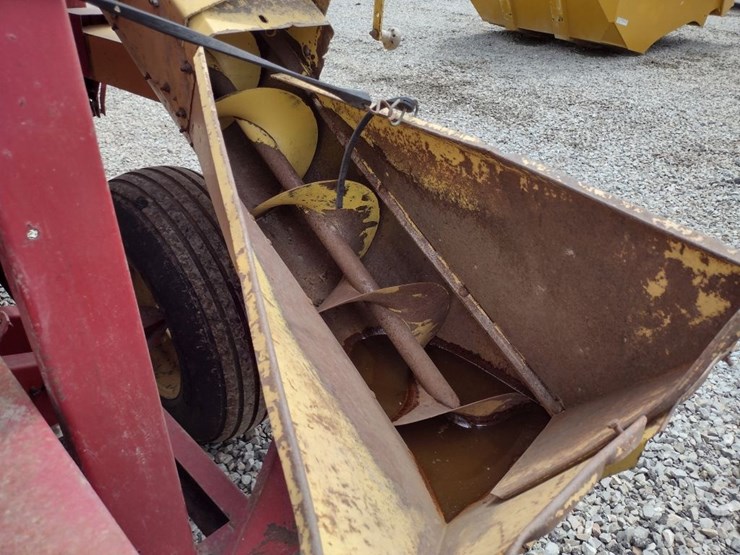 new-holland-355-image-9