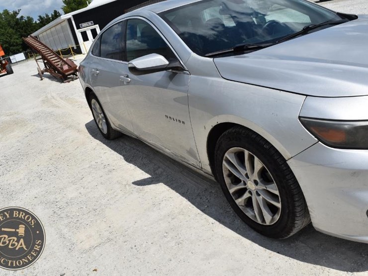 2018-chevrolet-malibu-46449-image-10