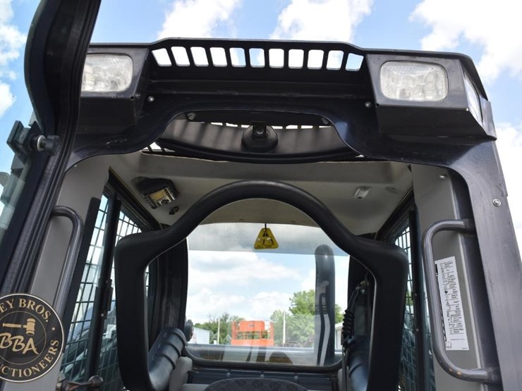 2019-new-holland-c232-image-38