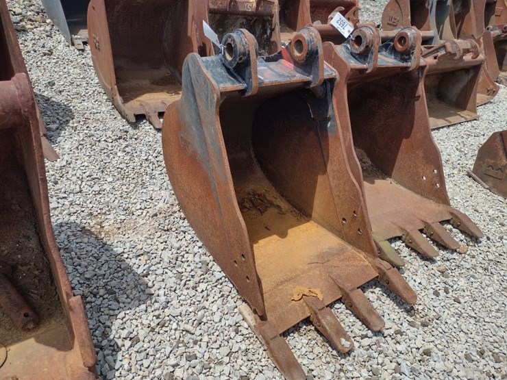 caterpillar-22-image-2