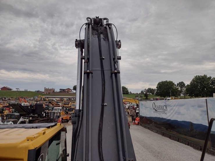 deere-380g-lc-image-44
