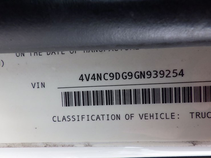 2016-volvo-vnl300-image-23