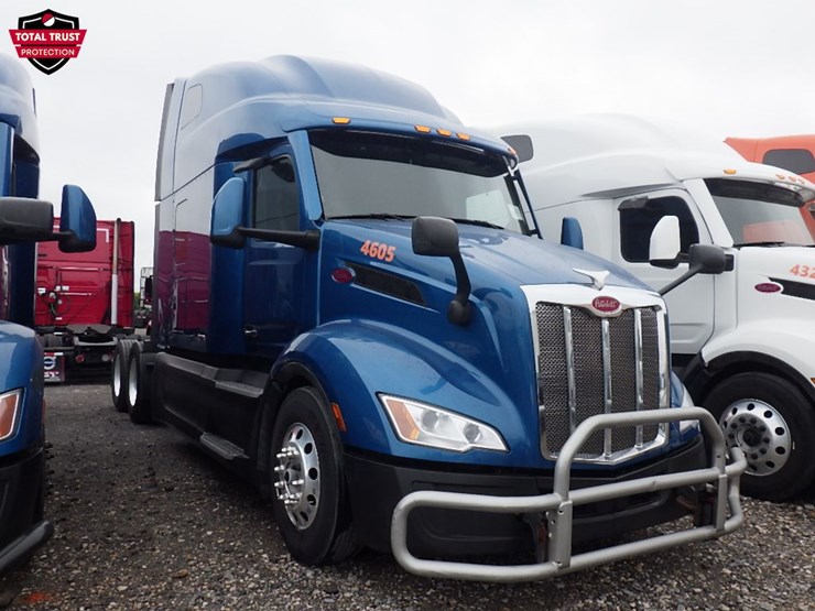 2023-peterbilt-579-image-3