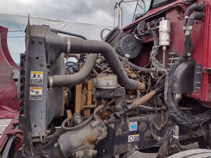 peterbilt-335-image-33