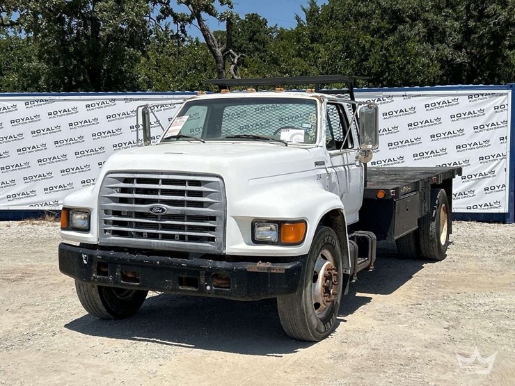 1999-ford-f800-image-1