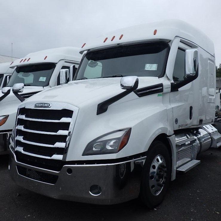 2024 FREIGHTLINER CASCADIA 126