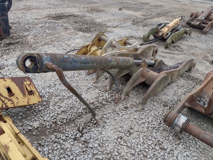caterpillar-30-image-2