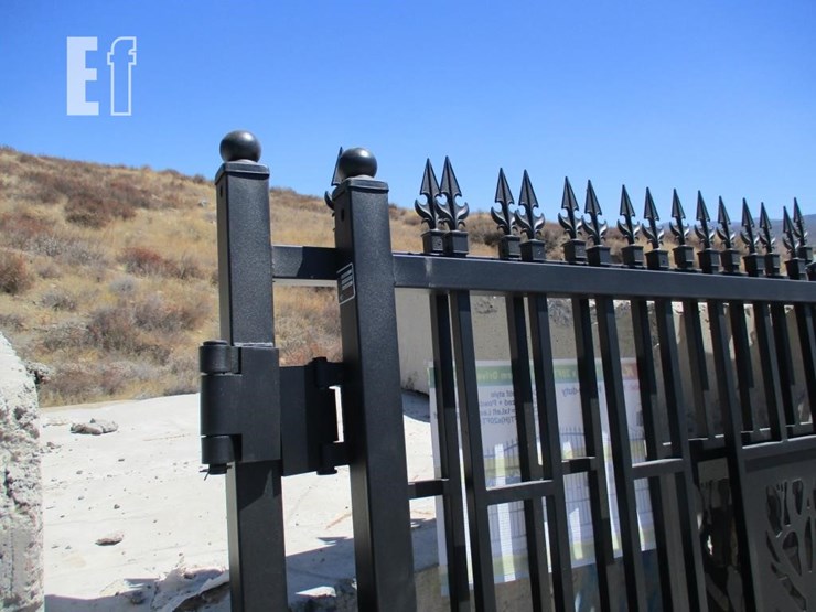 7'-x-20'-bi-parting-driveway-farm-gate-image-2