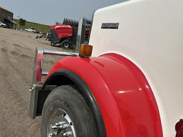 2007-kenworth-w900-image-10