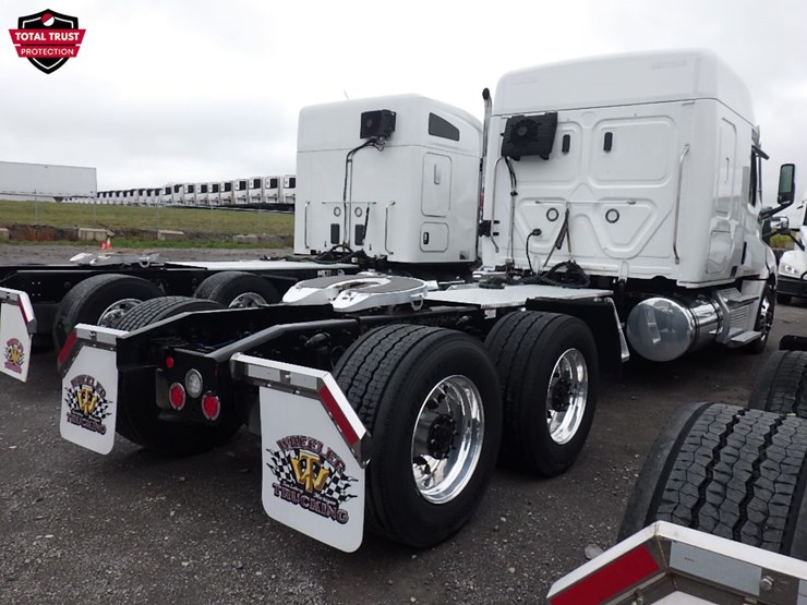 2024-freightliner-cascadia-126-image-9