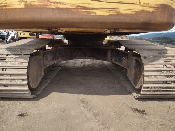 2007-deere-270d-lc-image-35