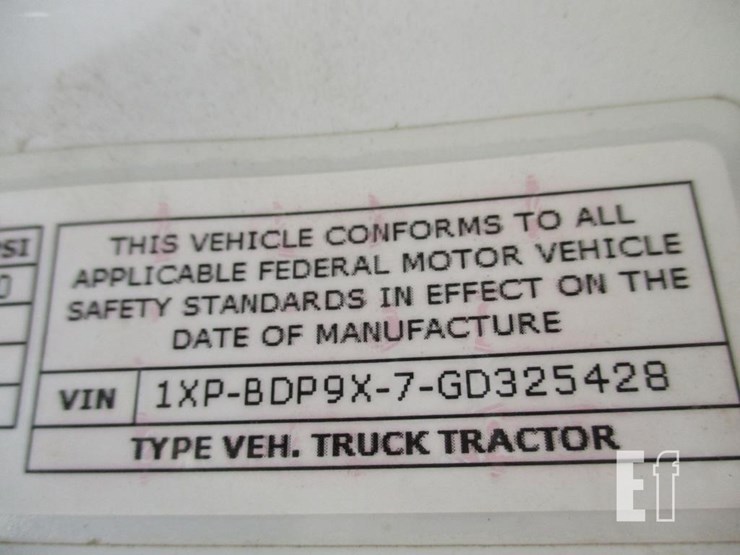 2016-peterbilt-579-image-30