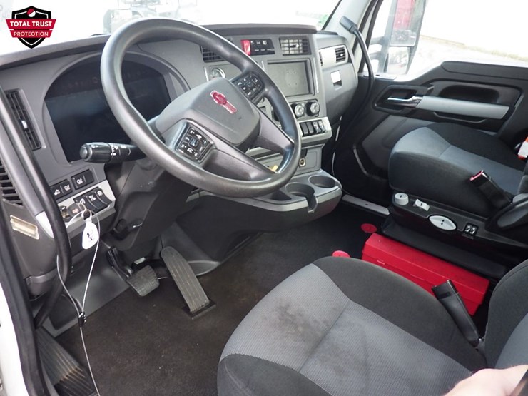 2024-kenworth-t680-image-17