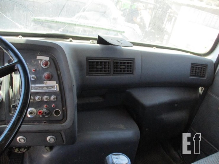 1995-ford-ln8000-image-9