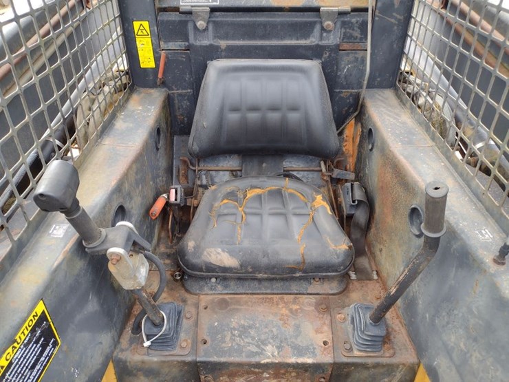 new-holland-lx885-image-9