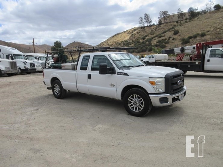 2014-ford-f250-xl-image-2