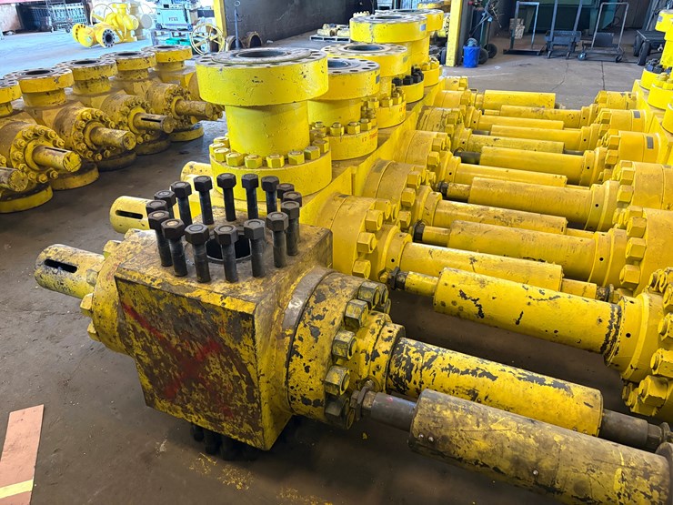 (4x$)-7-1/16”-15k-hydraulic-frac-valves,-field-ready-image-3