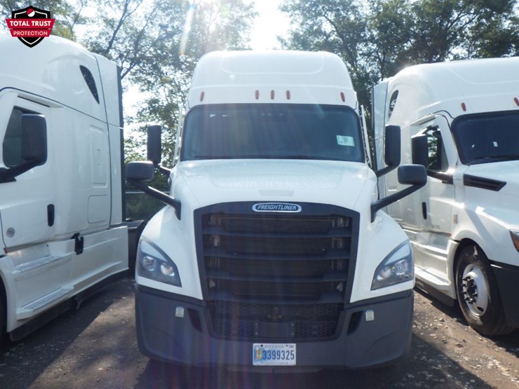 2022-freightliner-cascadia-126-image-2